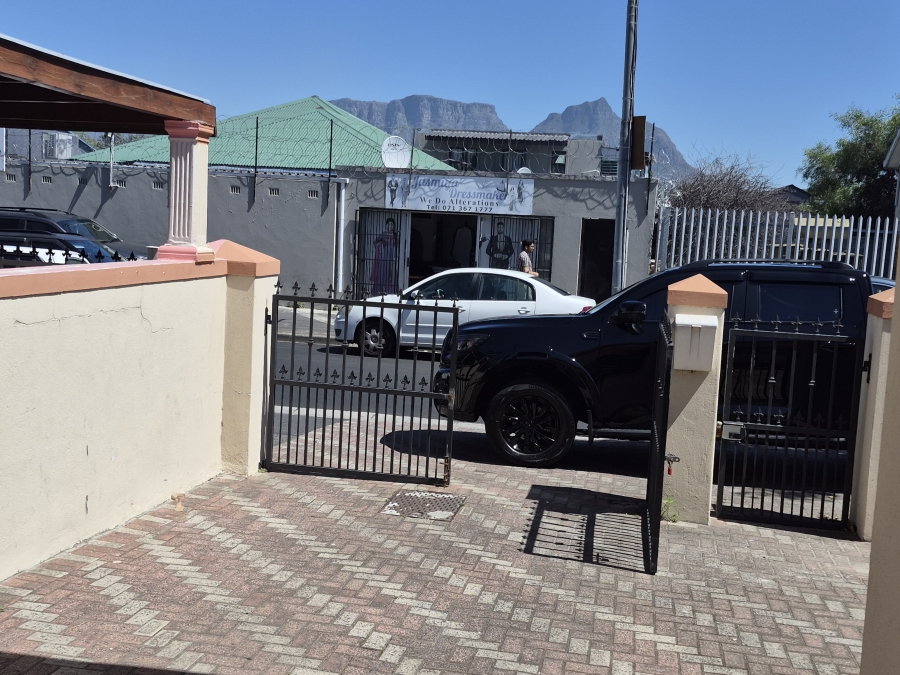 To Let 3 Bedroom Property for Rent in Rylands Western Cape